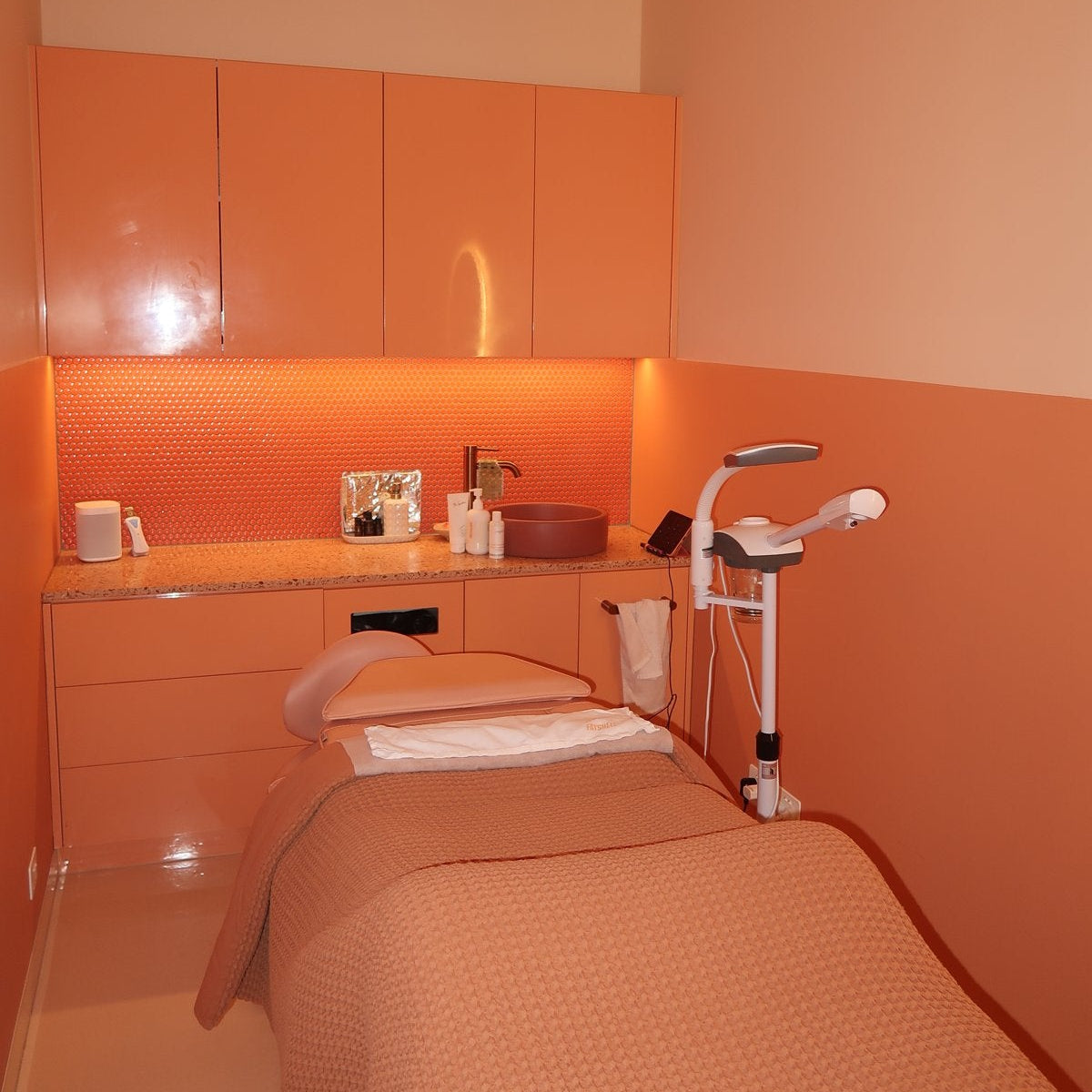 1x Advanced Treatment + a FREE Enzyme Peel (valued at $199)